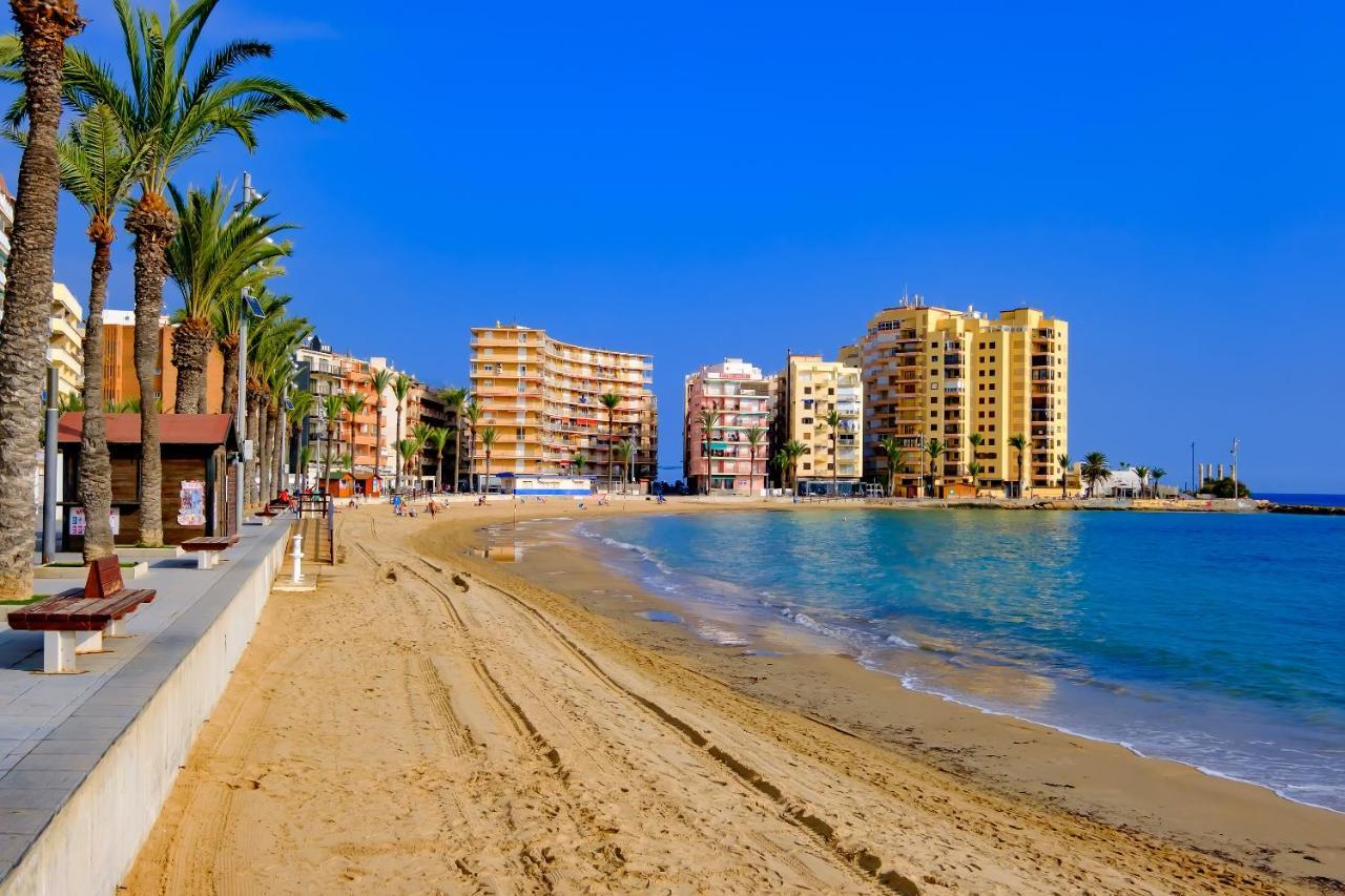 Holiday Royal Suite Concordia Torrevieja Exterior foto