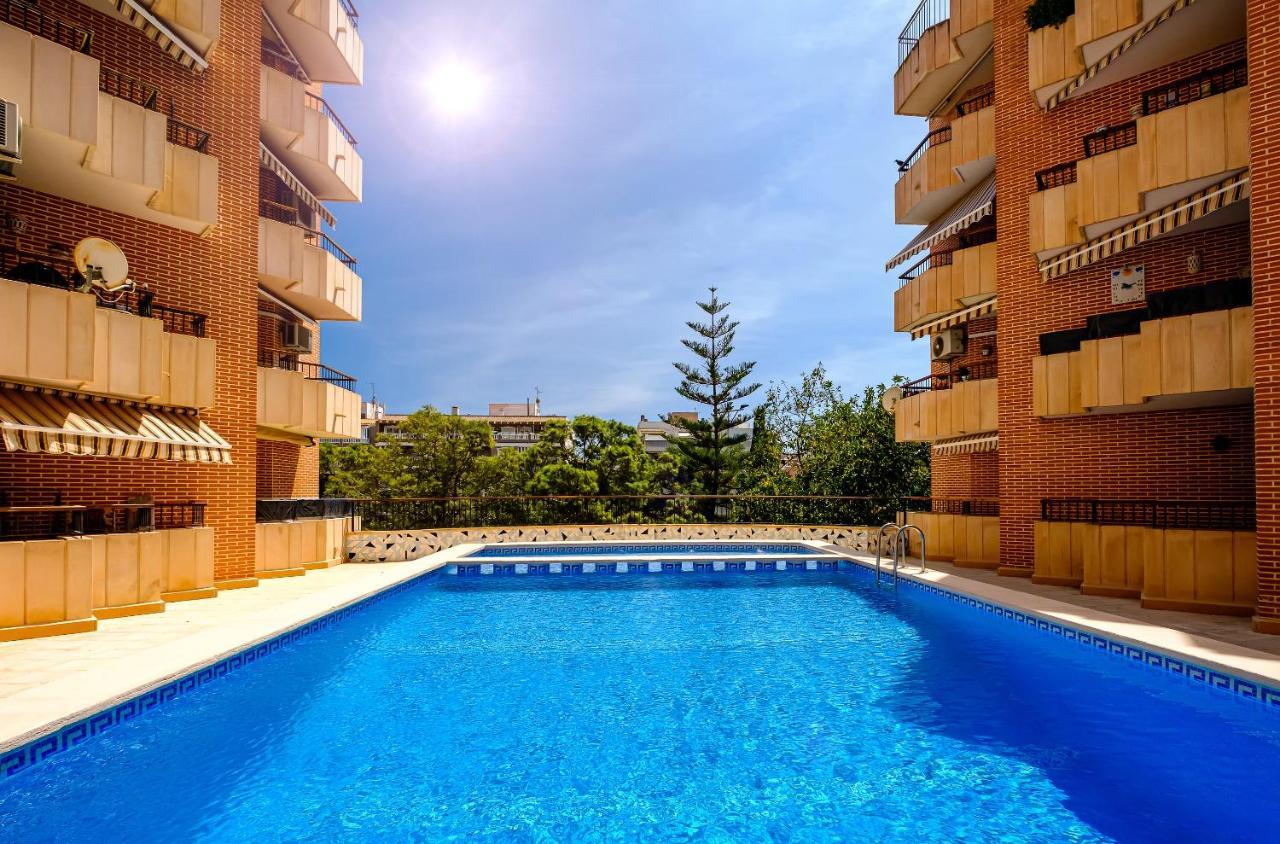 Holiday Royal Suite Concordia Torrevieja Exterior foto