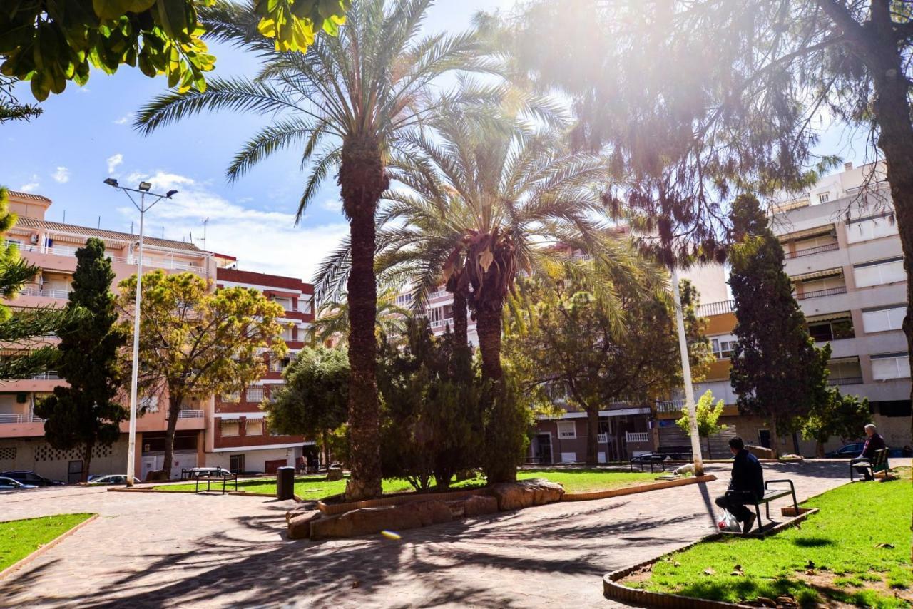 Holiday Royal Suite Concordia Torrevieja Exterior foto